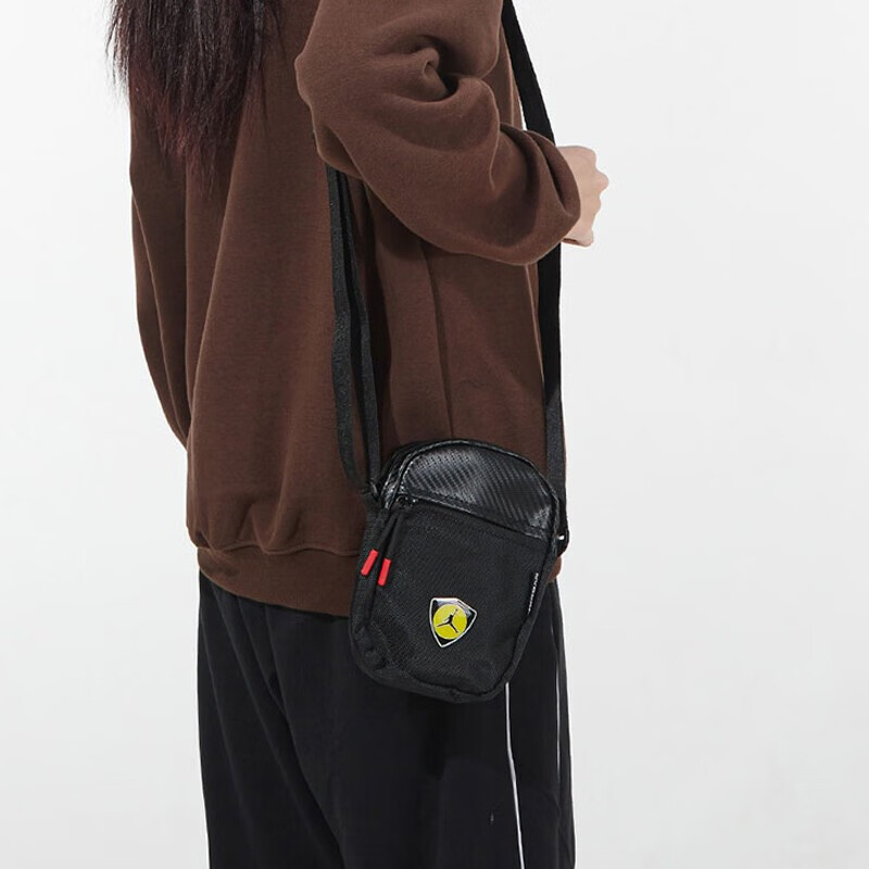 Сумка унисекс Jordan DV5364-010 черная