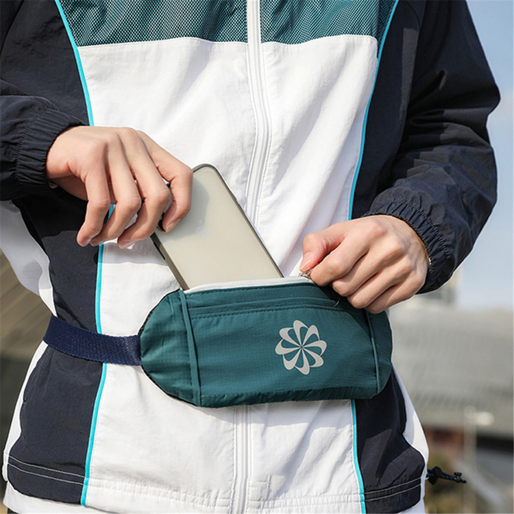 Сумка унисекс Nike DH3249-393 синяя разноцветная