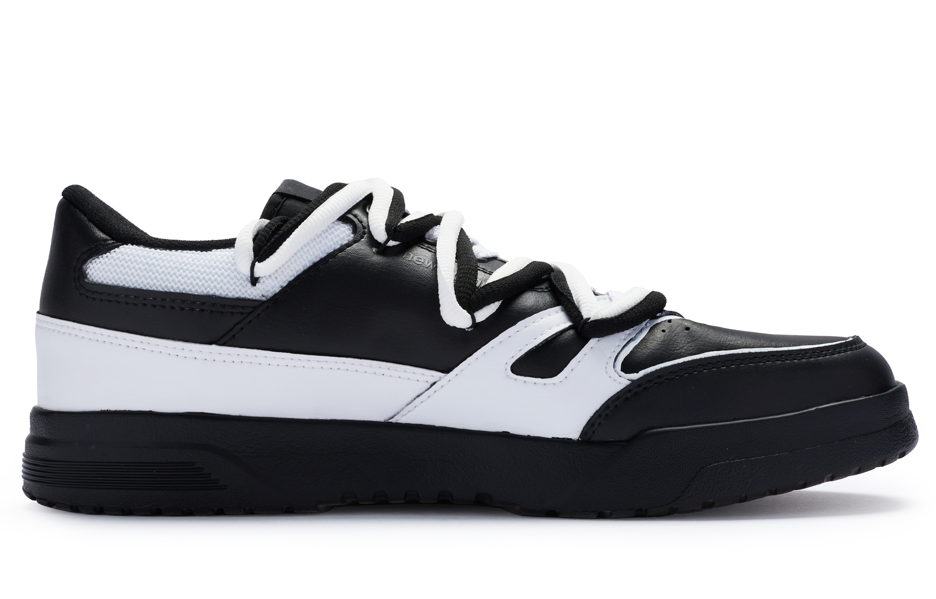 Кроссовки унисекс New Balance Ct20 черно-белые, 37 EU