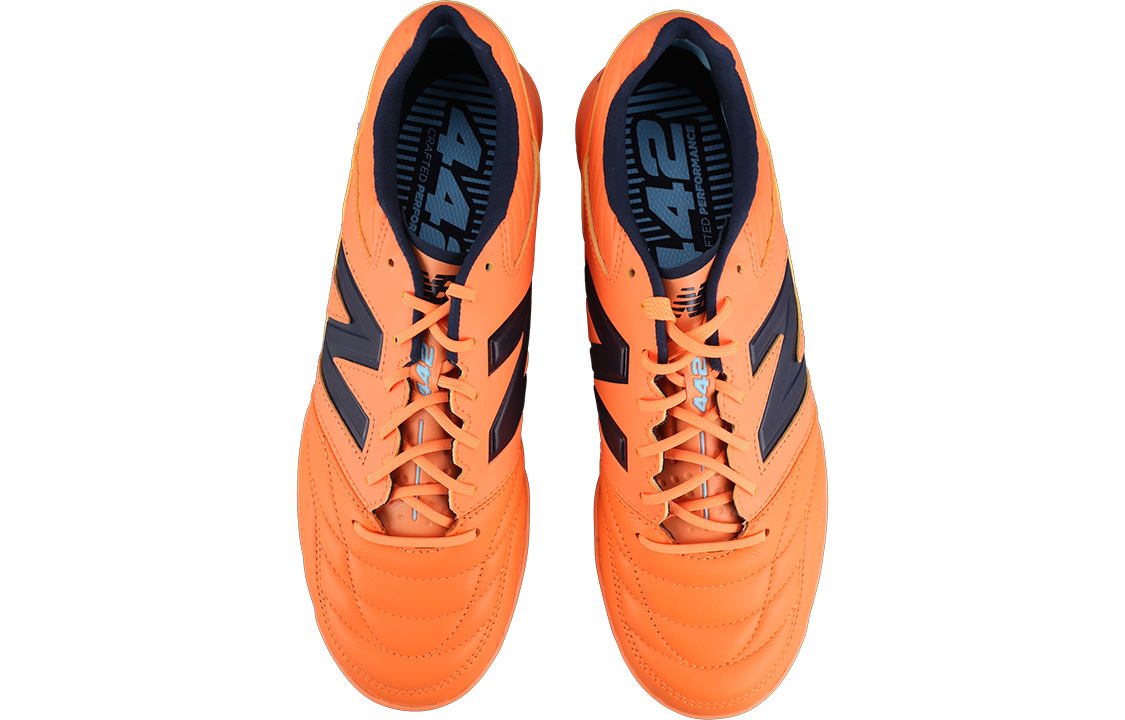 Бутсы унисекс New Balance 442 Pro Tf V2 оранжевые, 38.5 EU