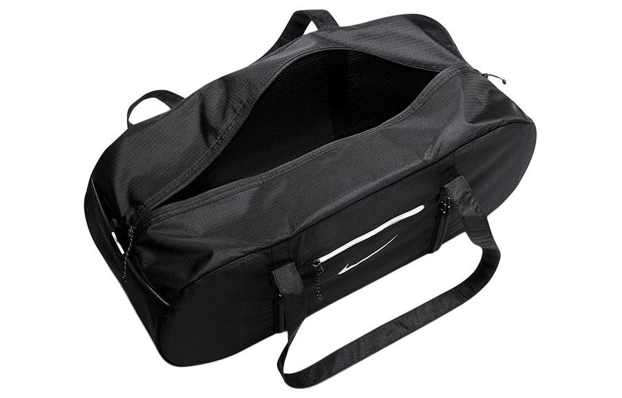 Спортивная сумка унисекс Nike DB0306-010 черная