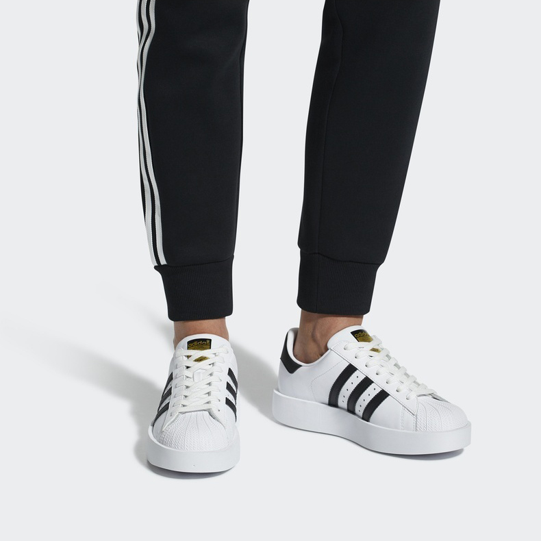 Кеды женские Adidas Originals Superstar Bold Leather белые и черные, 37 1/3 EU
