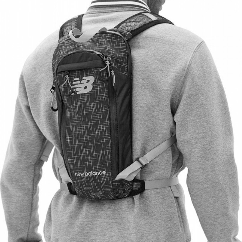 Рюкзак мужской New Balance LAB13133-BKK черный и серый