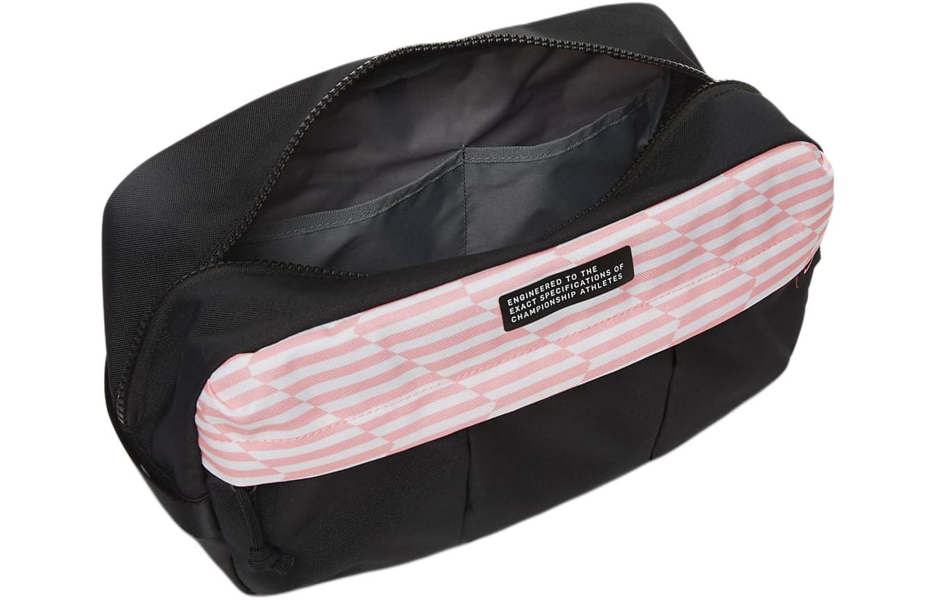 Косметичка унисекс Nike DC2648-014 черная, sunset purple