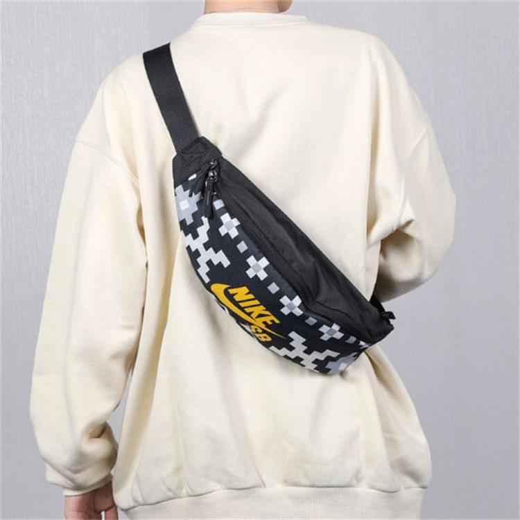 Сумка мужская Nike BA6418-060 черно-серая