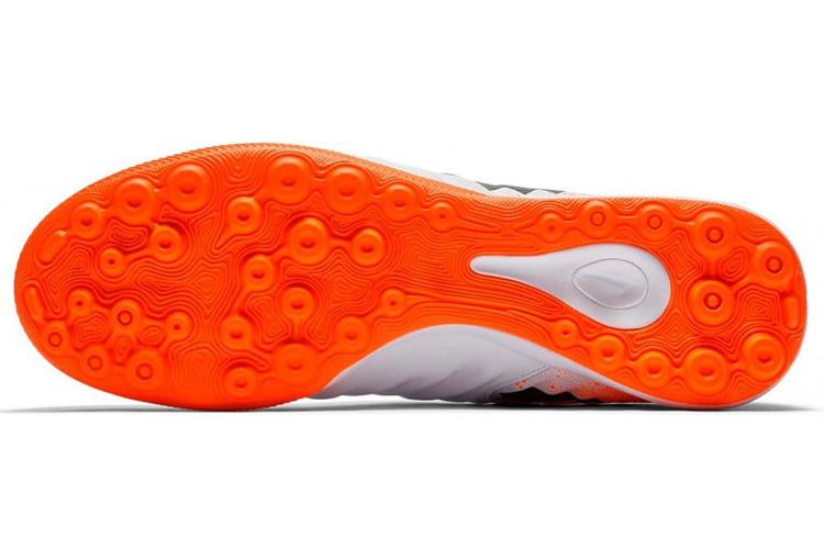 Бутсы мужские Nike Tiempo Lunar Legend 7 Pro TF белые/ярко-оранжевые, 46 EU