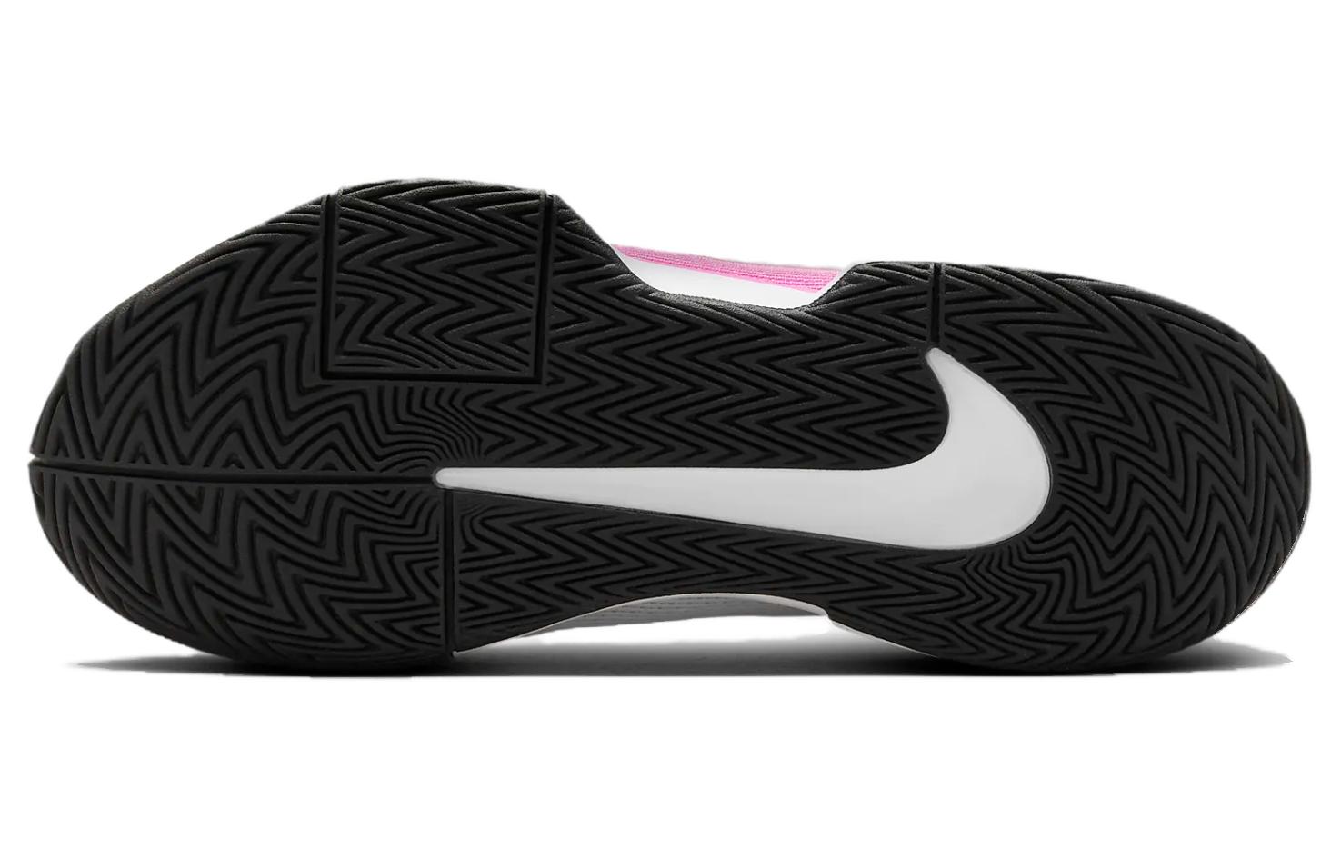 Спортивные кроссовки женские Nike Gp Challenge Pro белые, 36.5 EU