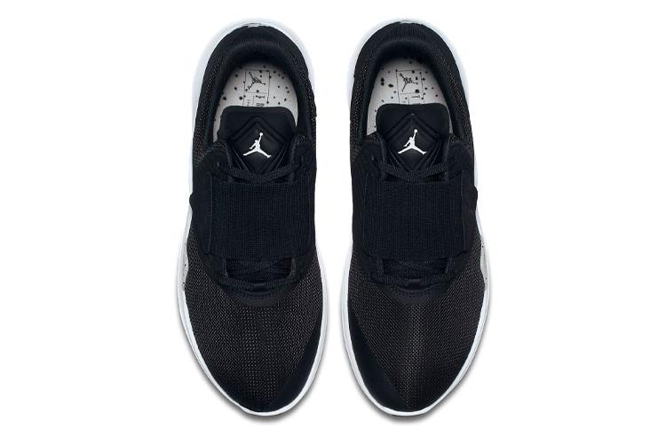 Кроссовки мужские Air Jordan Relentless черные/белые, 41 EU