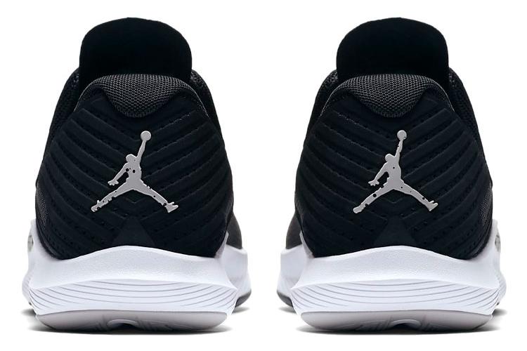 Кроссовки мужские Air Jordan Relentless черные/белые, 41 EU
