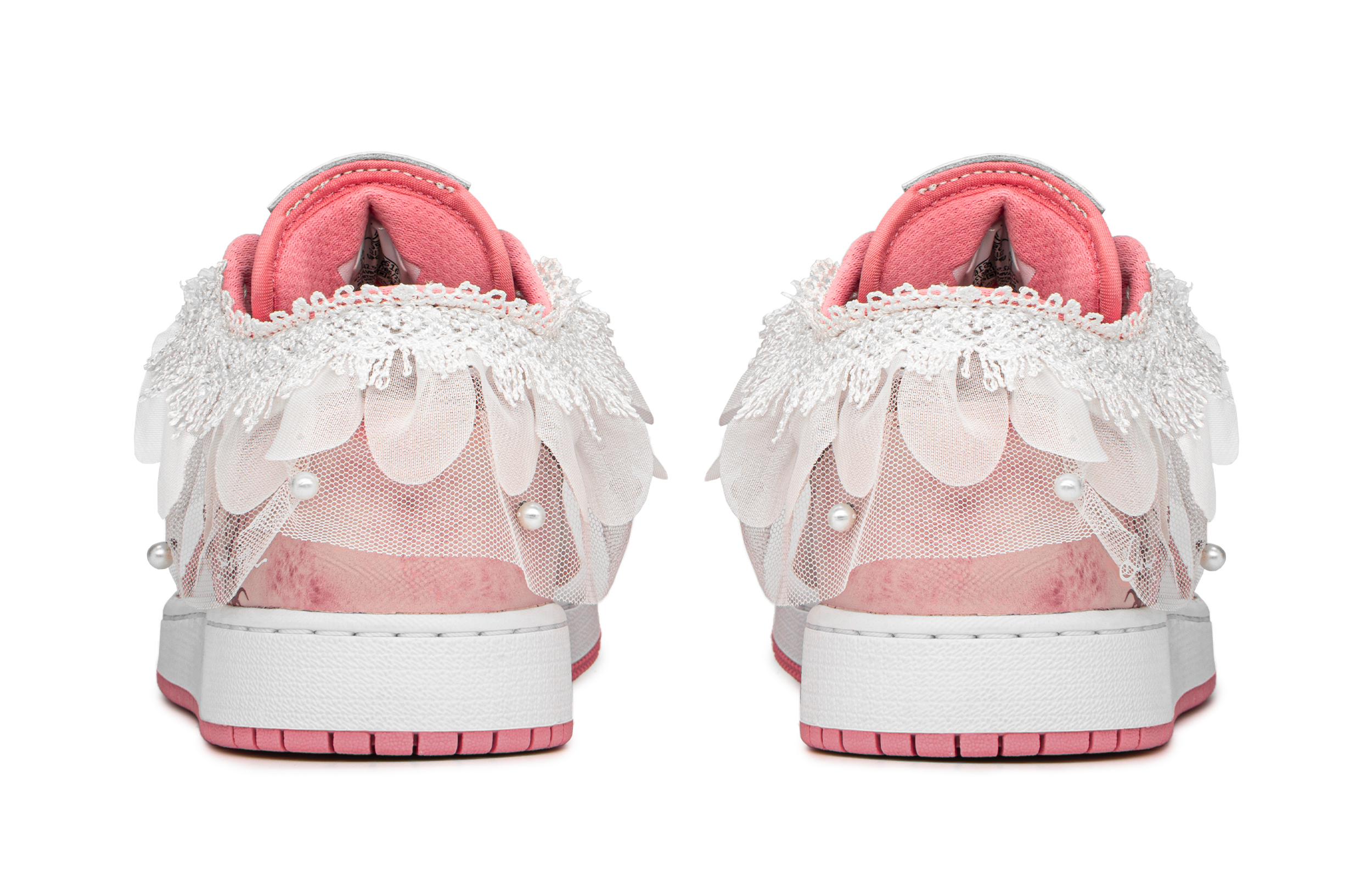 Кеды женские Jordan Air Jordan 1 Low GS розово-белые