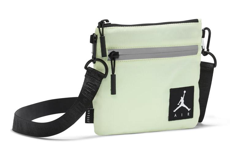 Сумка унисекс Jordan DN2649-724 слегка желто-зеленого цвета