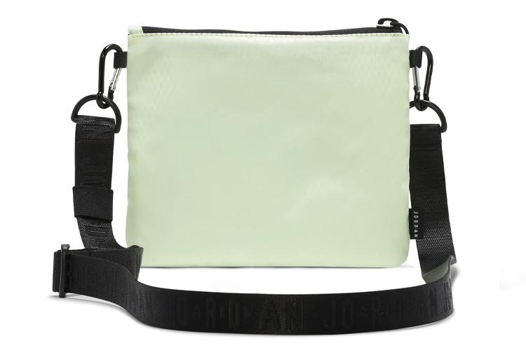 Сумка унисекс Jordan DN2649-724 слегка желто-зеленого цвета