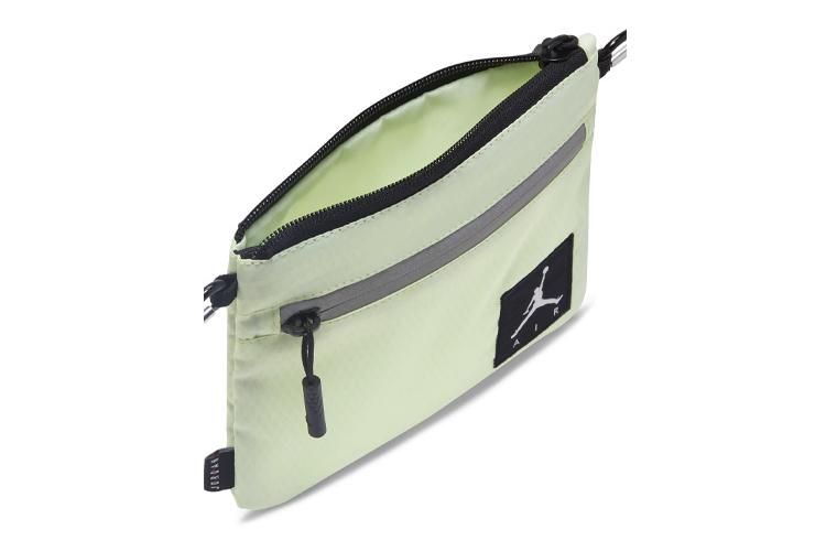 Сумка унисекс Jordan DN2649-724 слегка желто-зеленого цвета