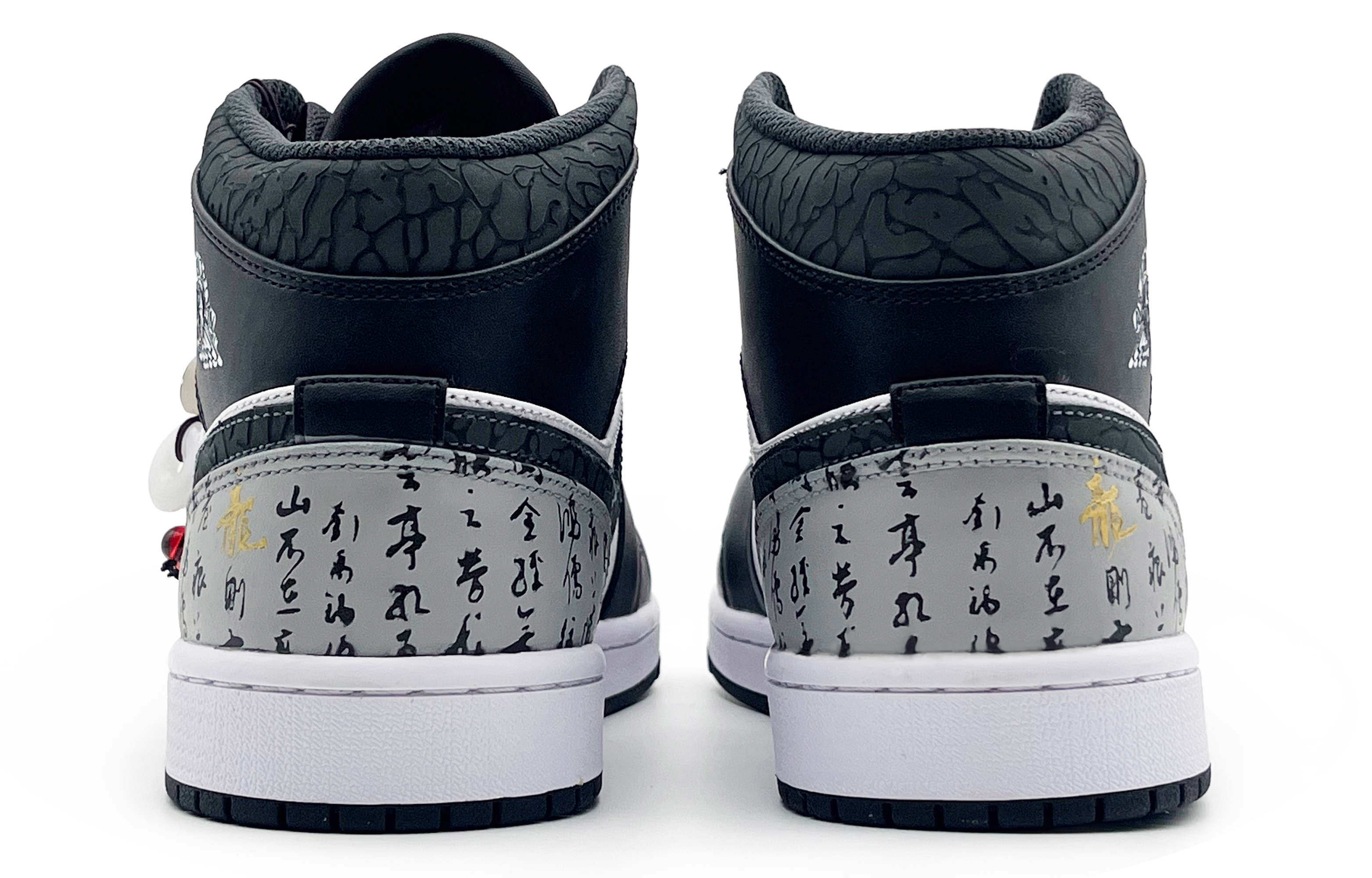 Кроссовки мужские Jordan Air Jordan 1 Mid черные, 42 EU