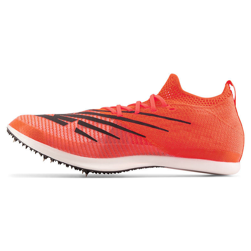 Беговые кроссовки унисекс New Balance FuelCell MD X V2, orange, 42.5 EU