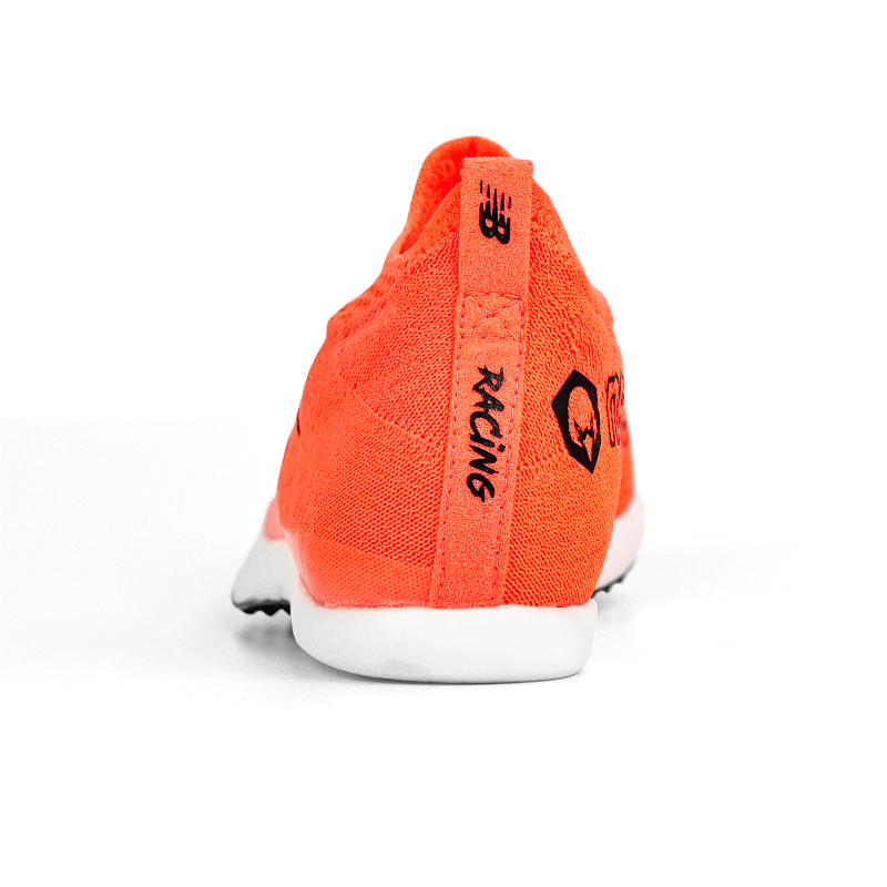 Беговые кроссовки унисекс New Balance FuelCell MD X V2, orange, 42.5 EU