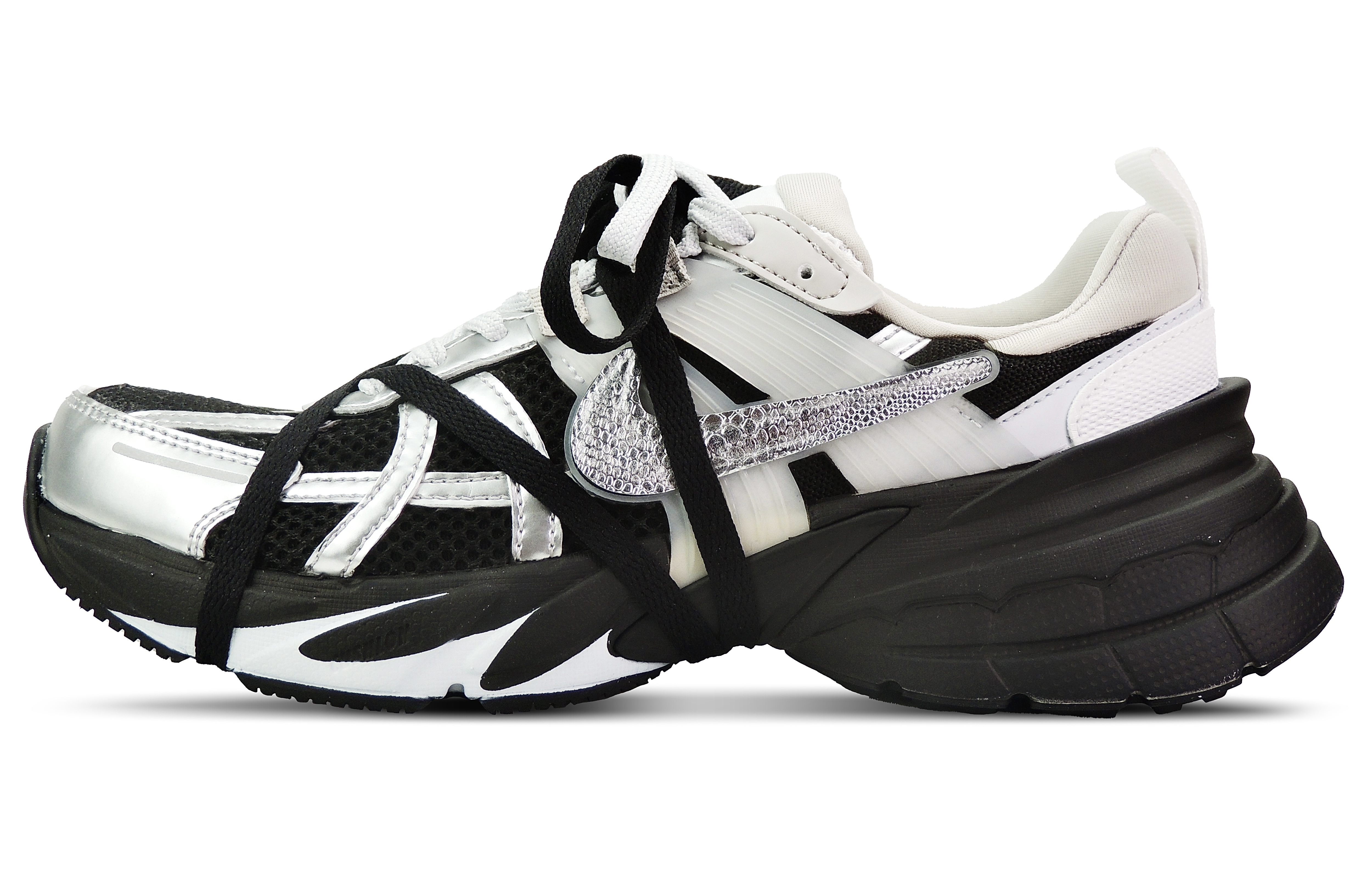 Кроссовки женские Nike V2K Run Low-Top черно-серебристые, 38 EU