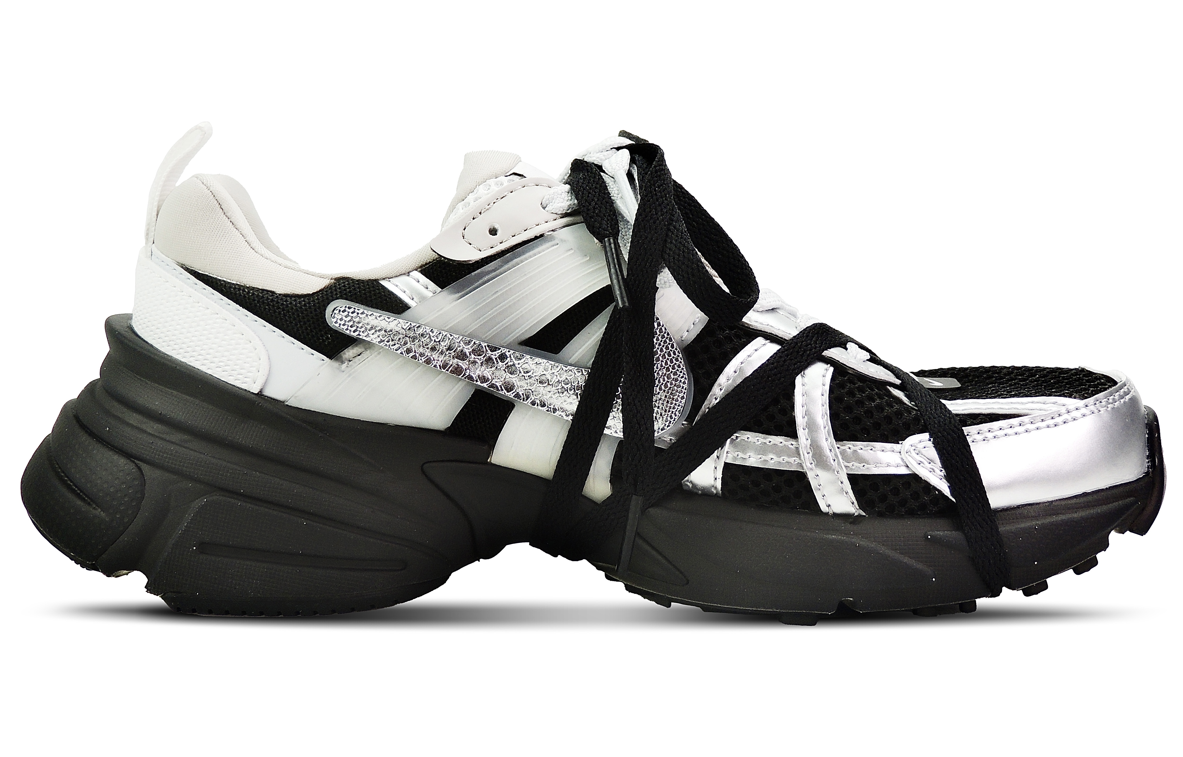 Кроссовки женские Nike V2K Run Low-Top черно-серебристые, 38 EU