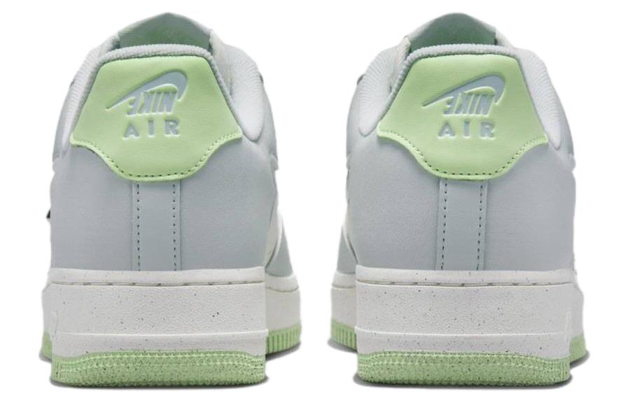 Кроссовки женские Nike Air Force 1 Low '07 Se Next Nature белые, серые, зеленые, 40 EU