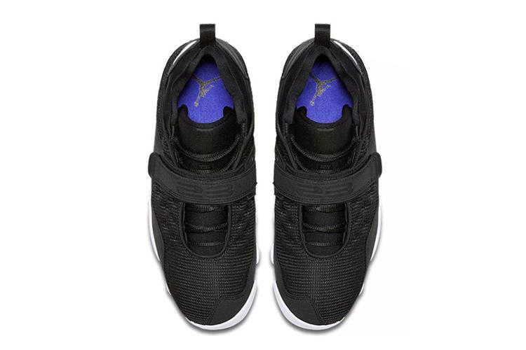 Кроссовки мужские Jordan Black Cat AR0772-001 черные, 42 EU