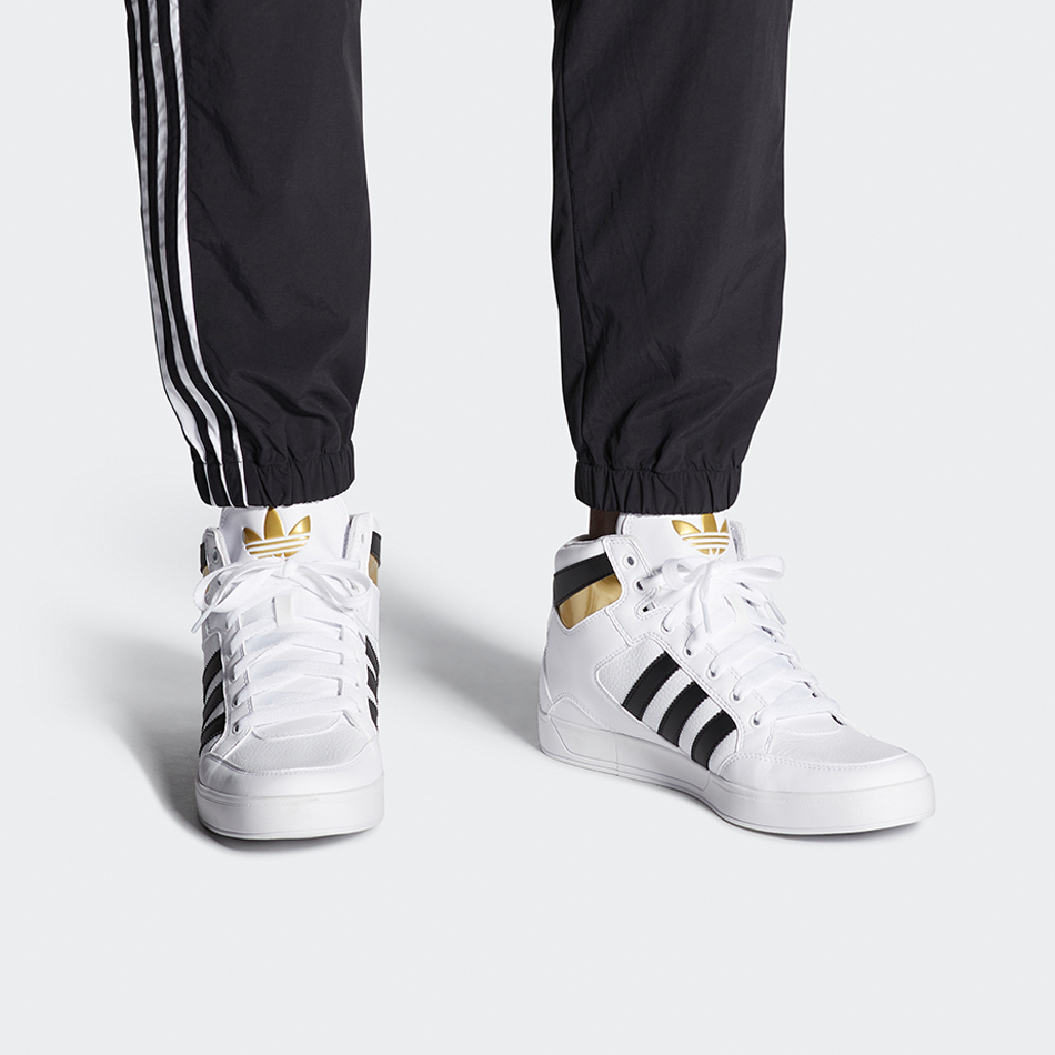 Кроссовки Adidas Hard Court High белые, черные, золотые, 44 EU