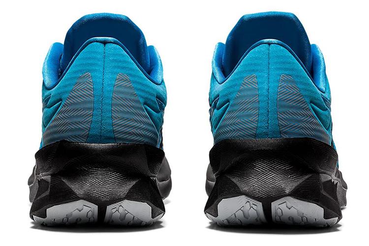 Кроссовки мужские ASICS Novablast Sps синие/черные, 39 EU