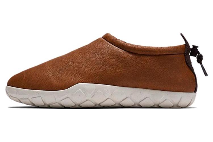 Кроссовки мужские Nike Air Moc Bomber коньячные, 41 EU