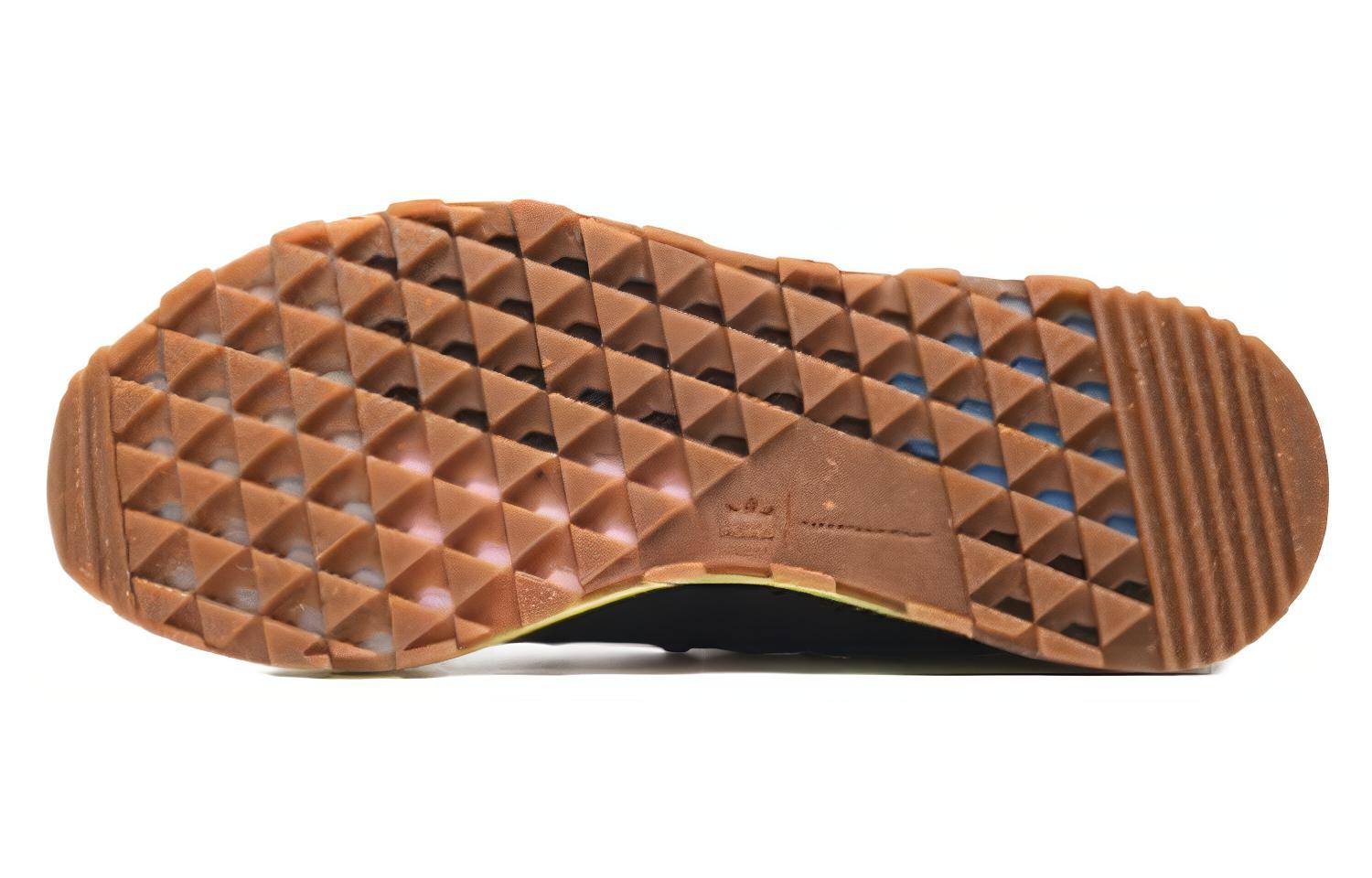 Кроссовки унисекс Adidas Run Mid Core Black, 45 1/3 EU