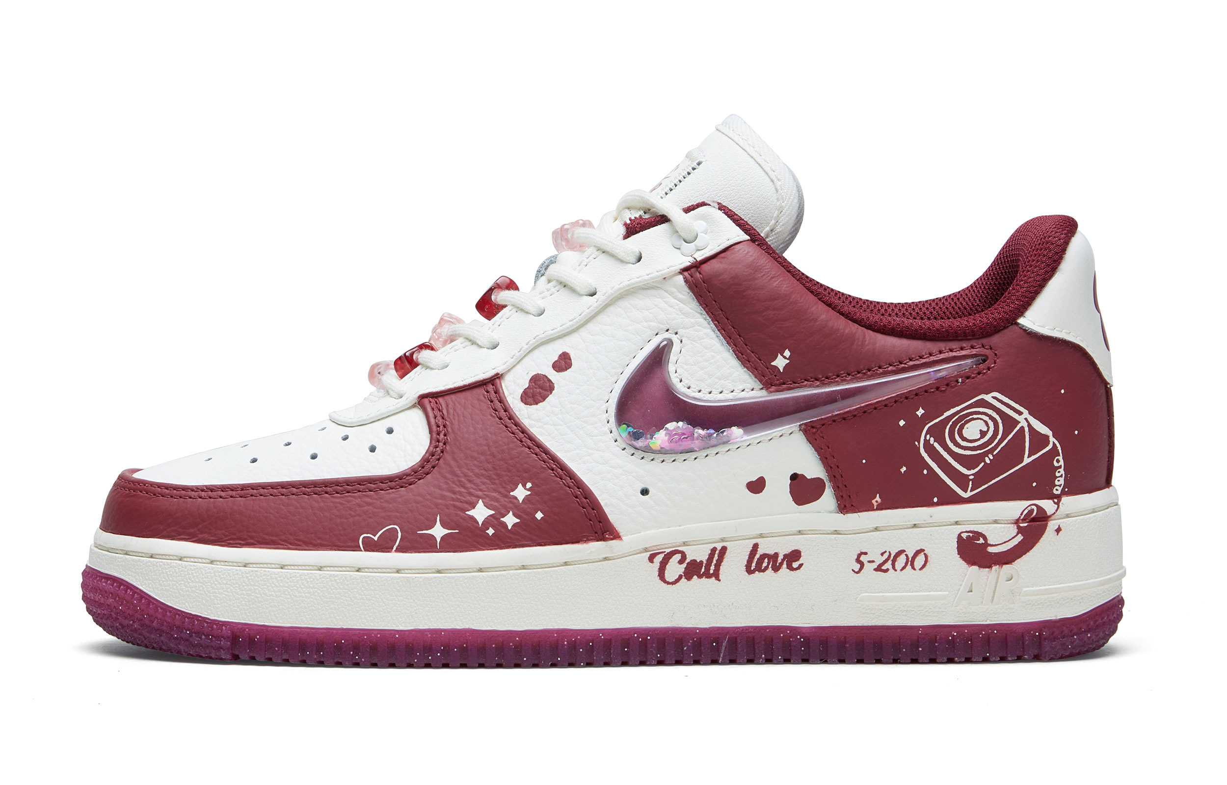 Кеды женские Nike Air Force 1 Low Valentine Day белые и красные, 38 EU