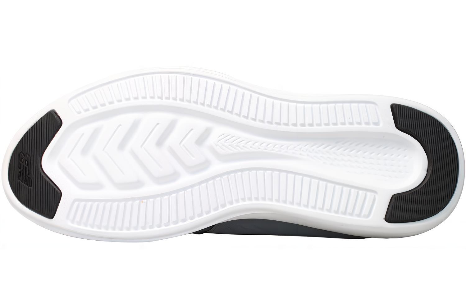 Кроссовки унисекс New Balance FuelCore Coast V3 серые, 44 EU