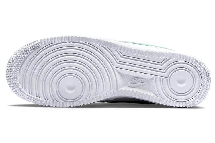 Кеды женские Nike Air Force 1 Low Glitter Swoosh зеленые, 38 EU