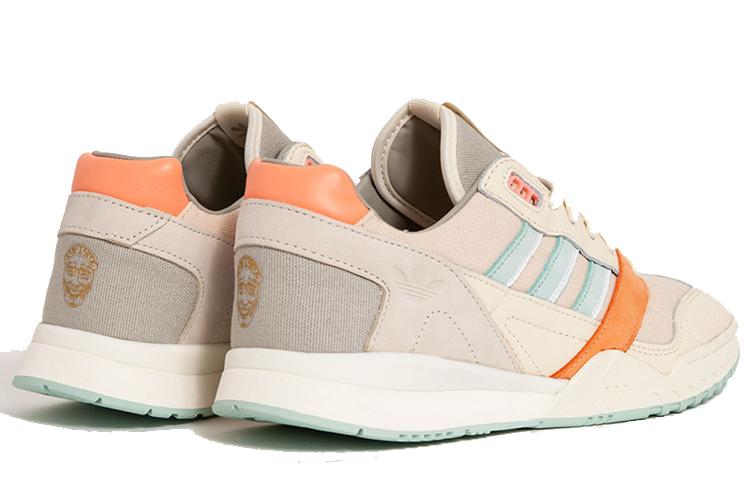 Кроссовки унисекс Adidas AR Trainer beige-blue, 40 2/3 EU