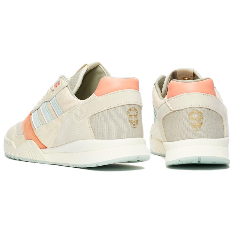 Кроссовки унисекс Adidas AR Trainer beige-blue, 40 2/3 EU