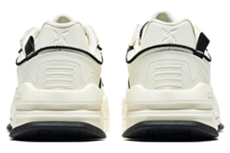 Кроссовки мужские Erke 51123101243-003 белые, черные, 44 EU