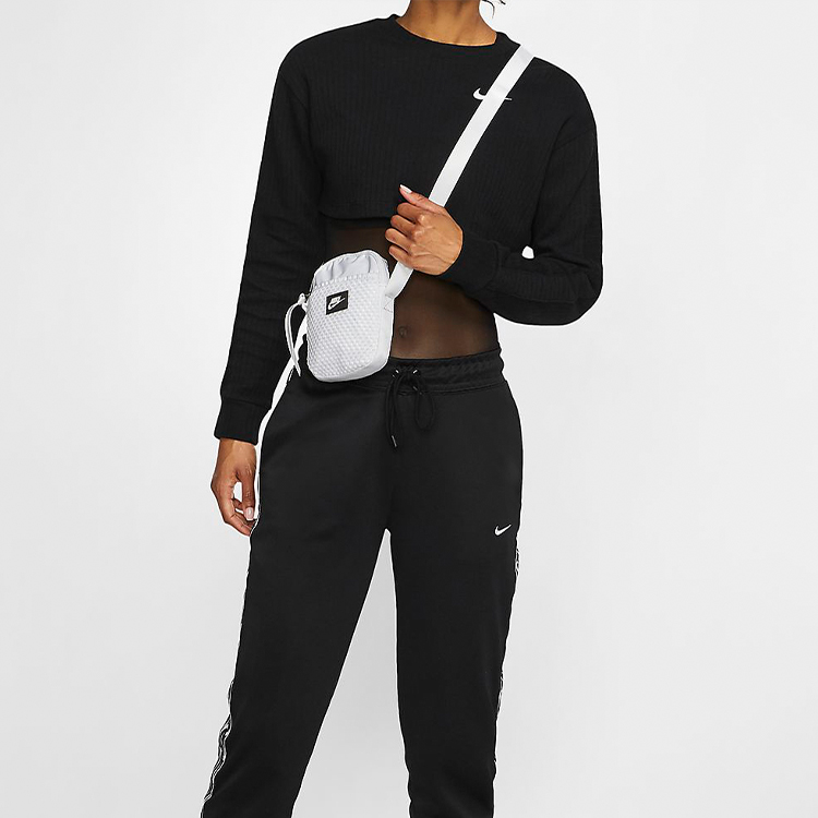 Сумка унисекс Nike CU2611-100 белая