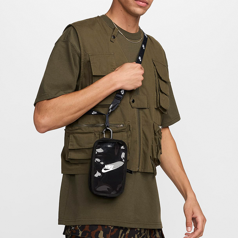 Чехол-аккумулятор унисекс Nike Club черный