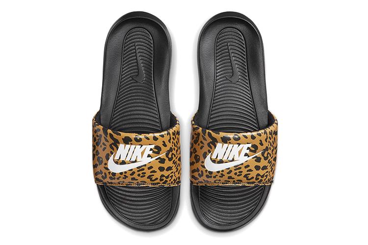 Шлепанцы женские Nike Victori One леопардовые, 38 EU