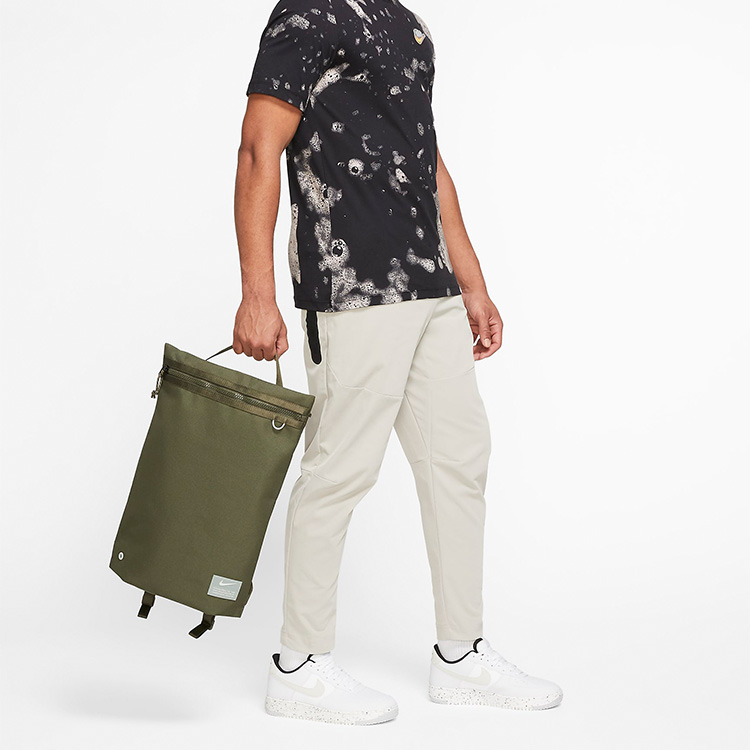 Рюкзак унисекс Nike CQ9455-325 хаки-зелёный