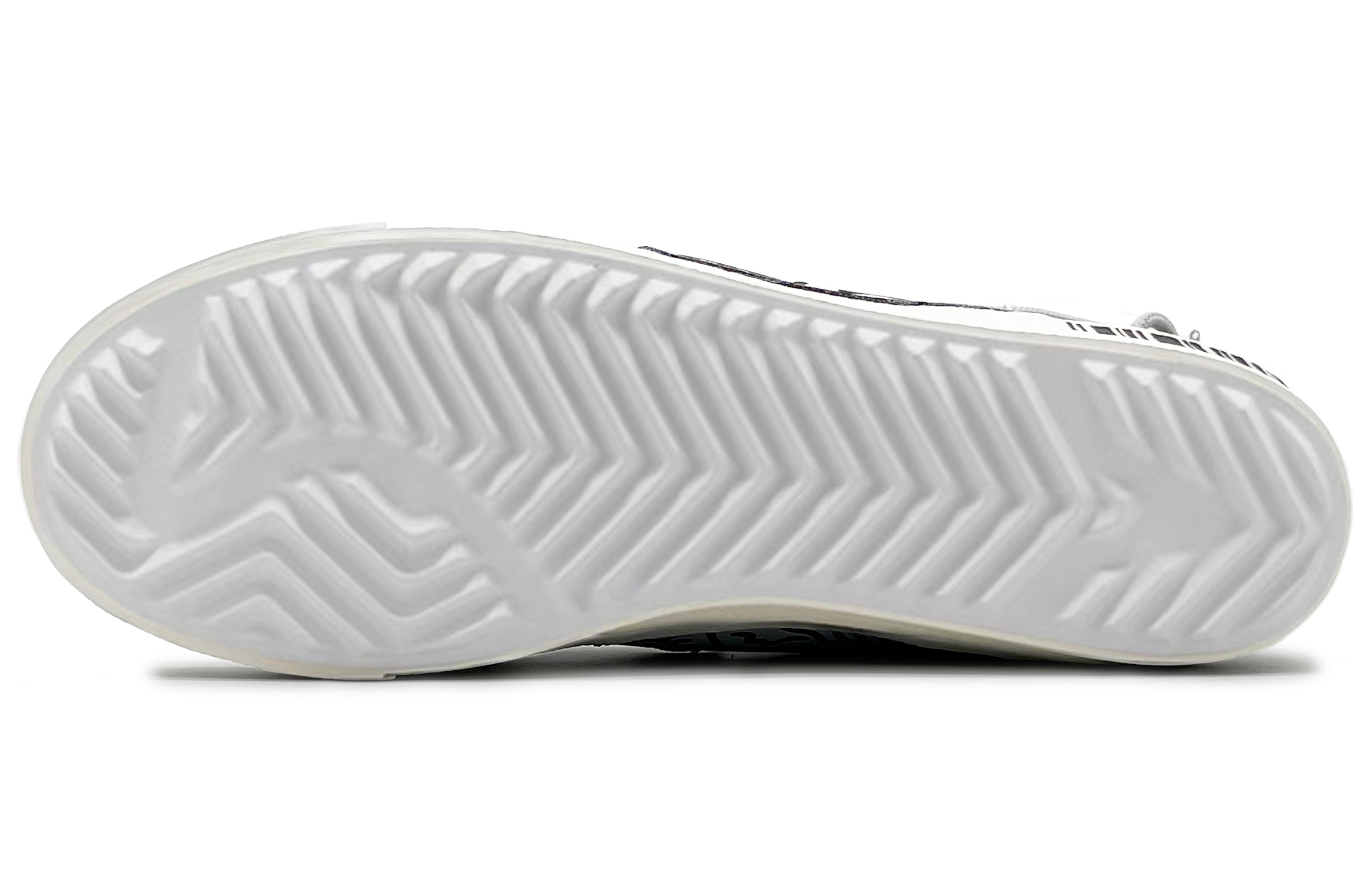 Кеды унисекс Nike Blazer '77 Jumbo белый и черный, 42.5 EU