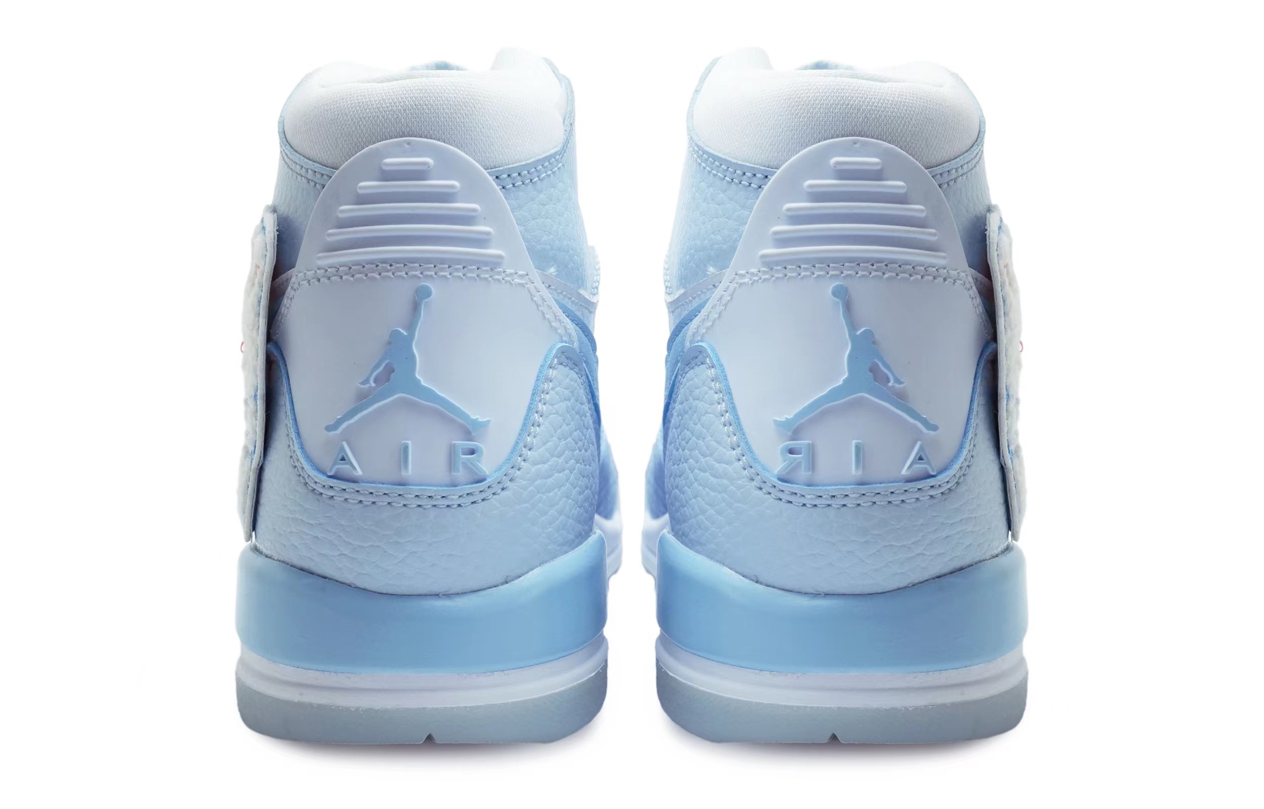 Кроссовки женские Jordan Legacy 312 Mid-Top каролина блю, 38.5 EU