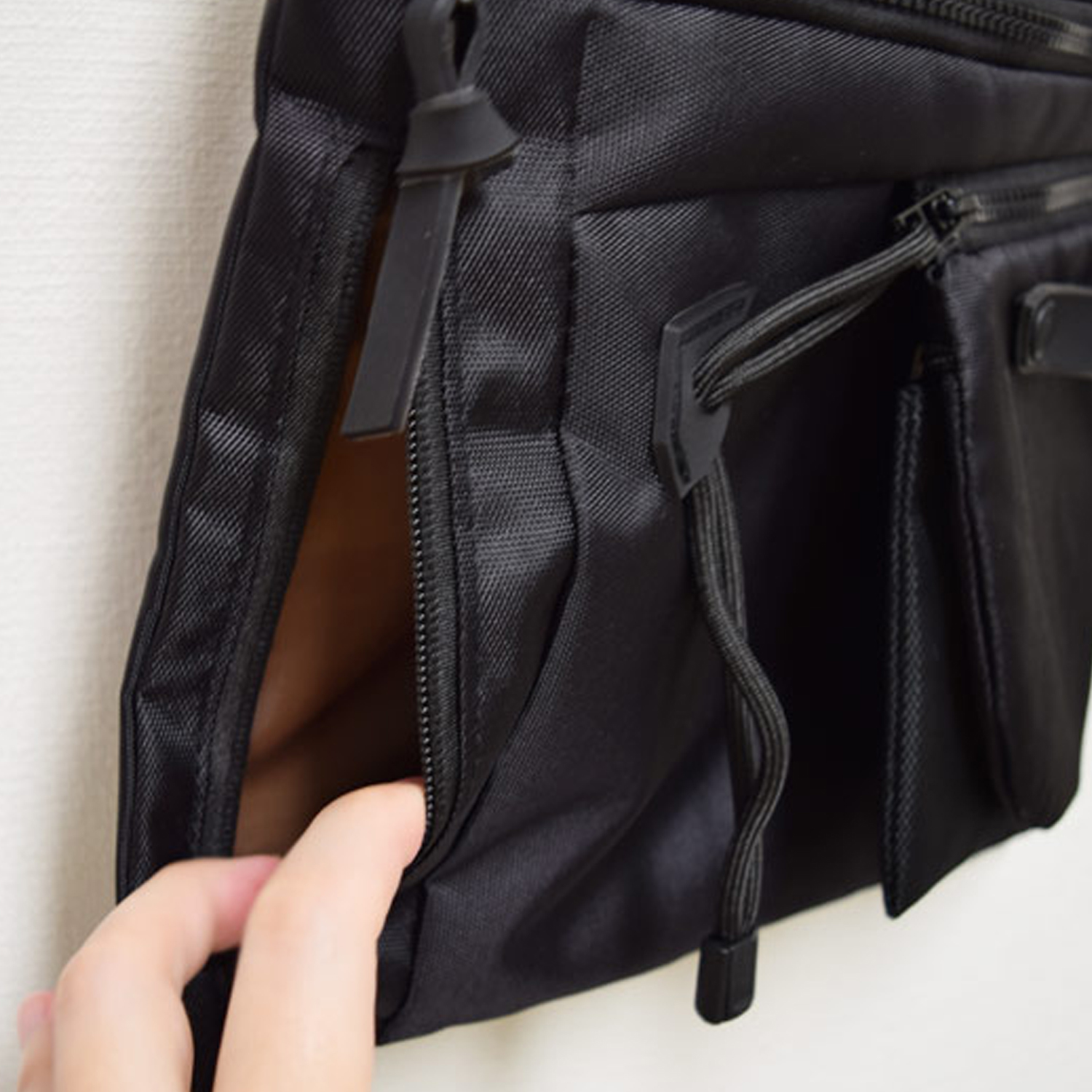 Сумка унисекс New Balance LAB13625-BK черная