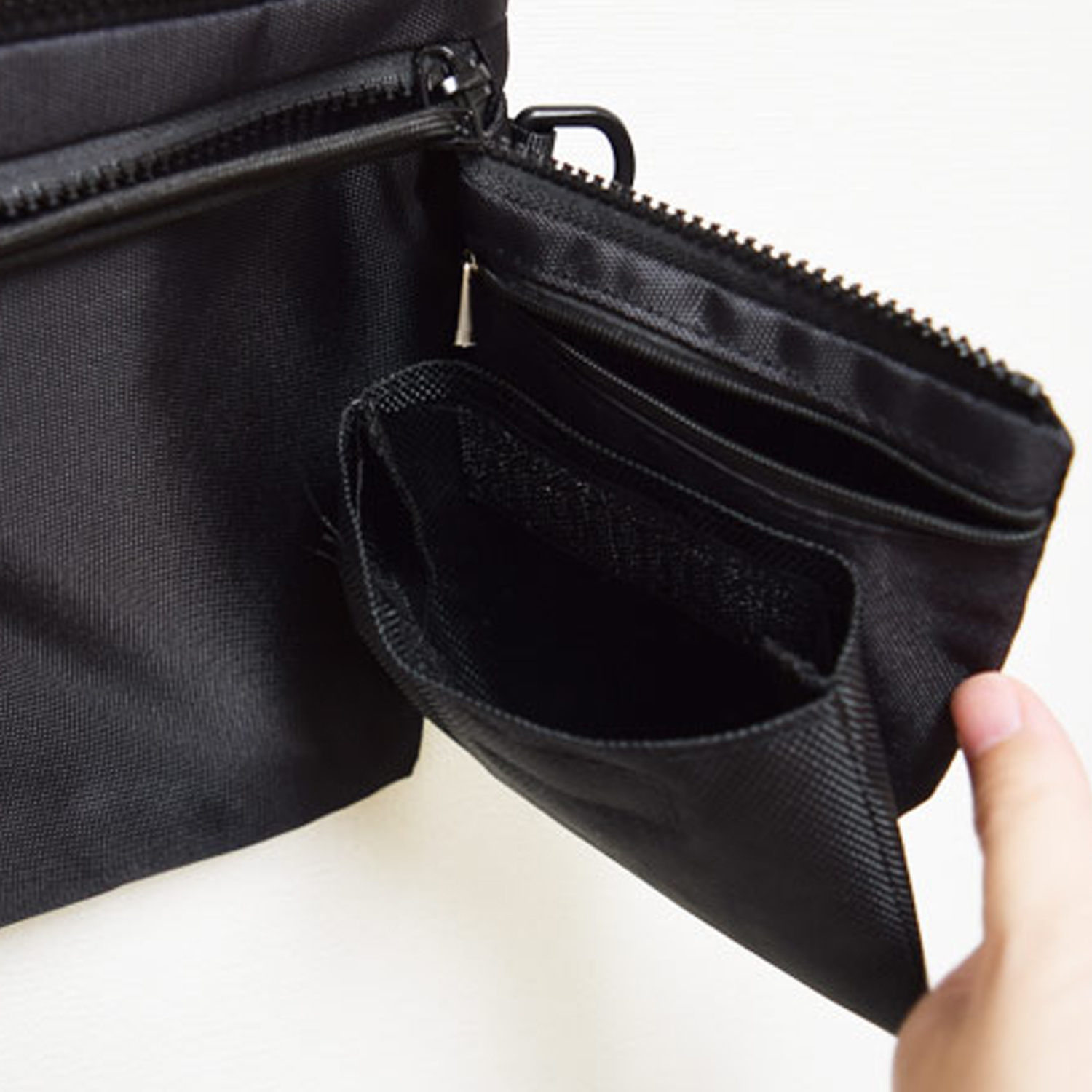 Сумка унисекс New Balance LAB13625-BK черная