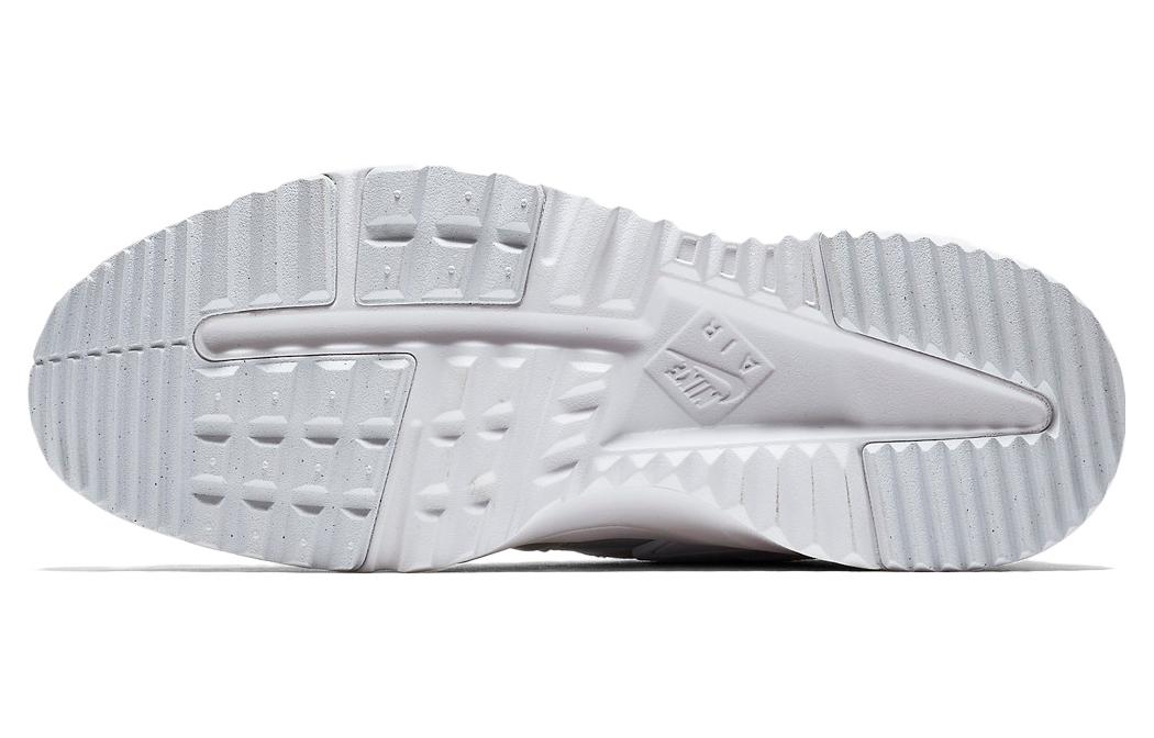 Кроссовки мужские Nike Air Huarache Ultility белые, 42.5 EU