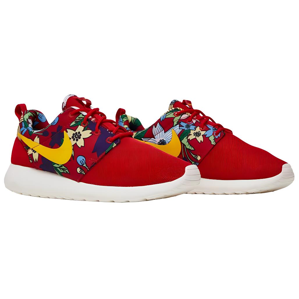 Кроссовки женские Nike Roshe One Print красные, 36 EU