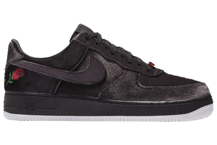 Кроссовки Nike Air Force 1 07 QS розовые, 36 EU