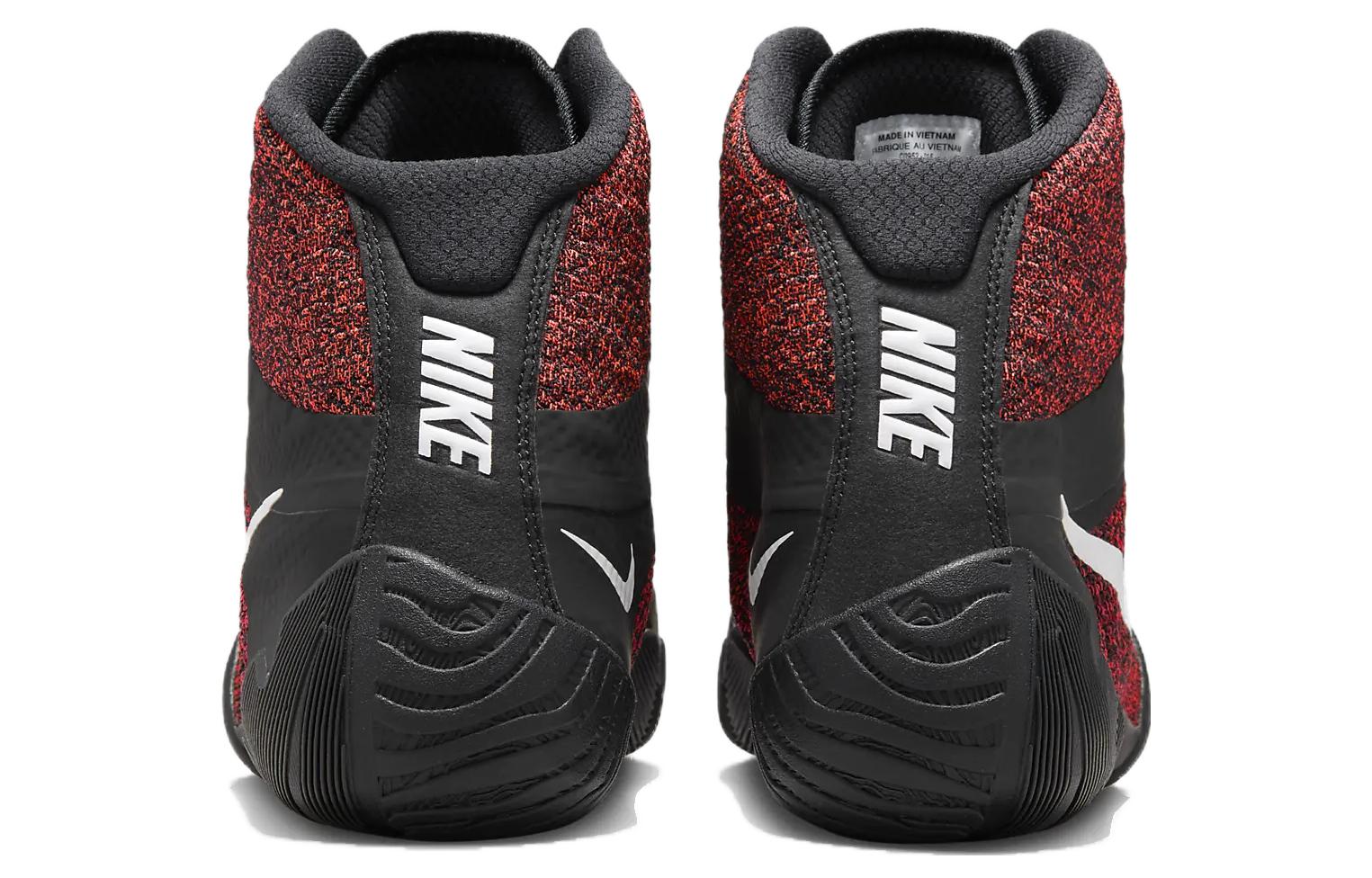 Кроссовки унисекс Nike Tawa красные, 38 EU