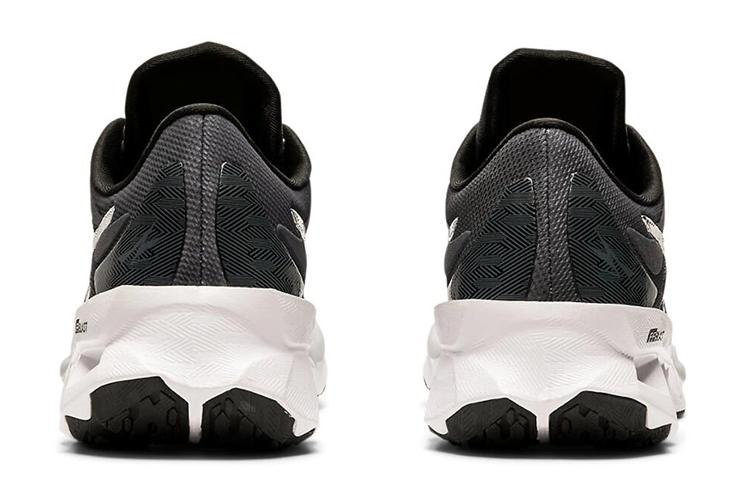 Кроссовки женские ASICS Novablast Platinum серые, 39.5 EU