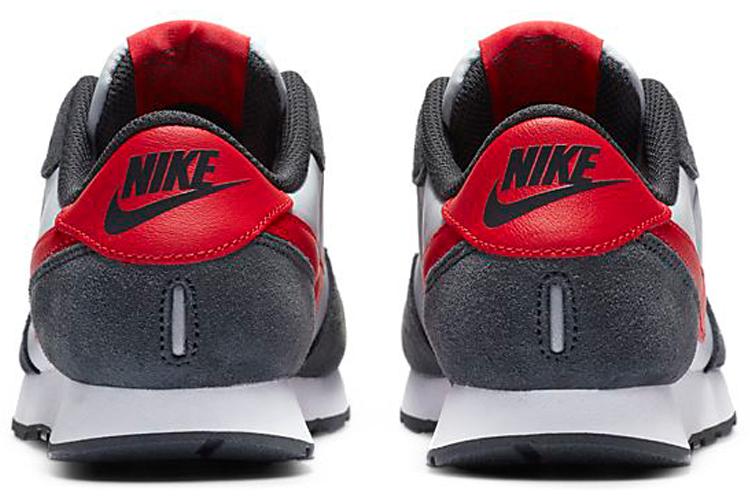 Кроссовки женские Nike MD Valiant GS темно-серые, 39 EU