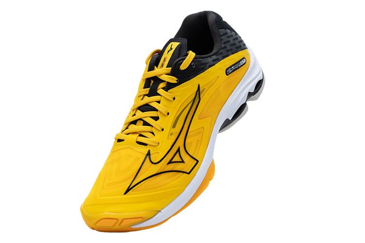 Кроссовки унисекс Mizuno Wave Lighting Z7, lemon, 46 EU