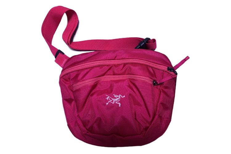 Сумка унисекс Arcteryx Fanny Pack красная